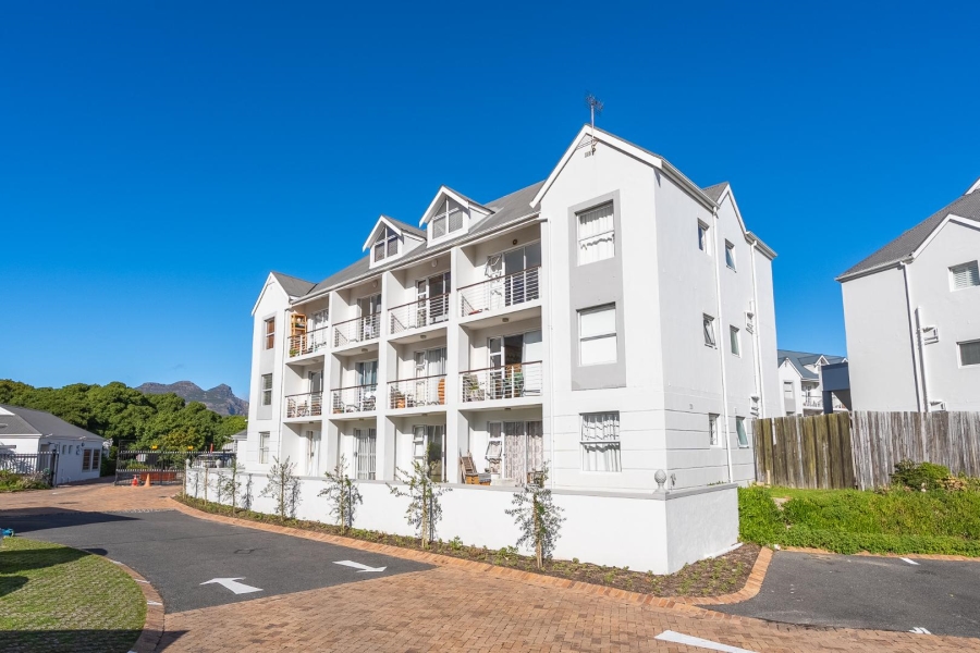 1 Bedroom Property for Sale in Beach Estate Western Cape